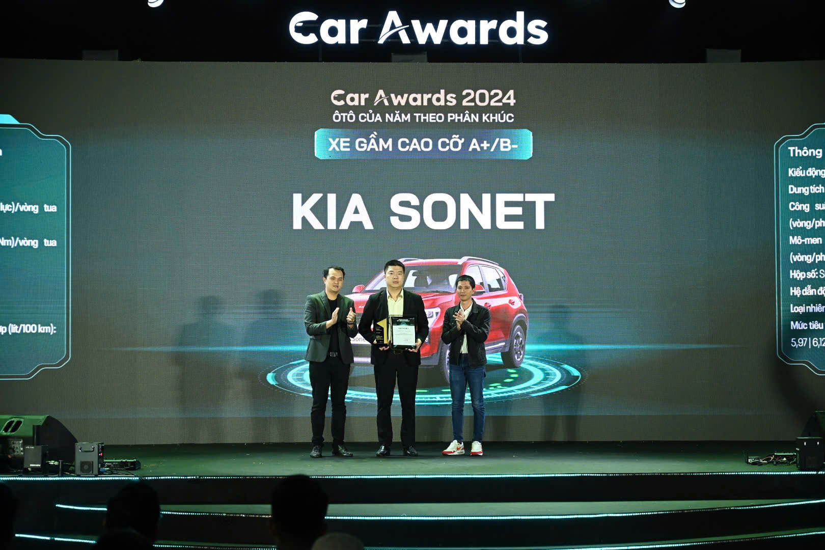 KIA NEW SONET NHẬN GIẢI THƯỞNG XE GẦM CAO CỠ A+/B- CỦA NĂM TẠI CAR AWARD 2024